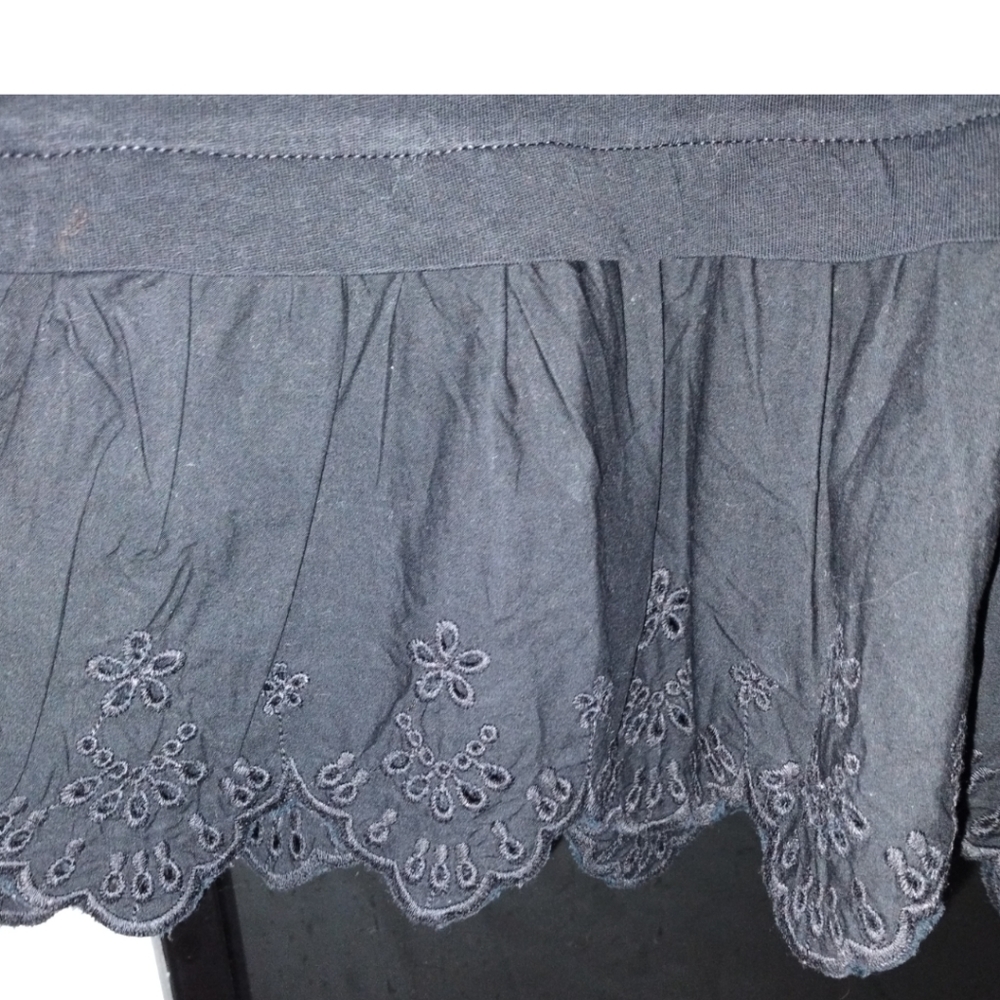 J. Crew | Black Sleeveless Tulip-Back Eyelet Peplum Top - Picture 4 of 8